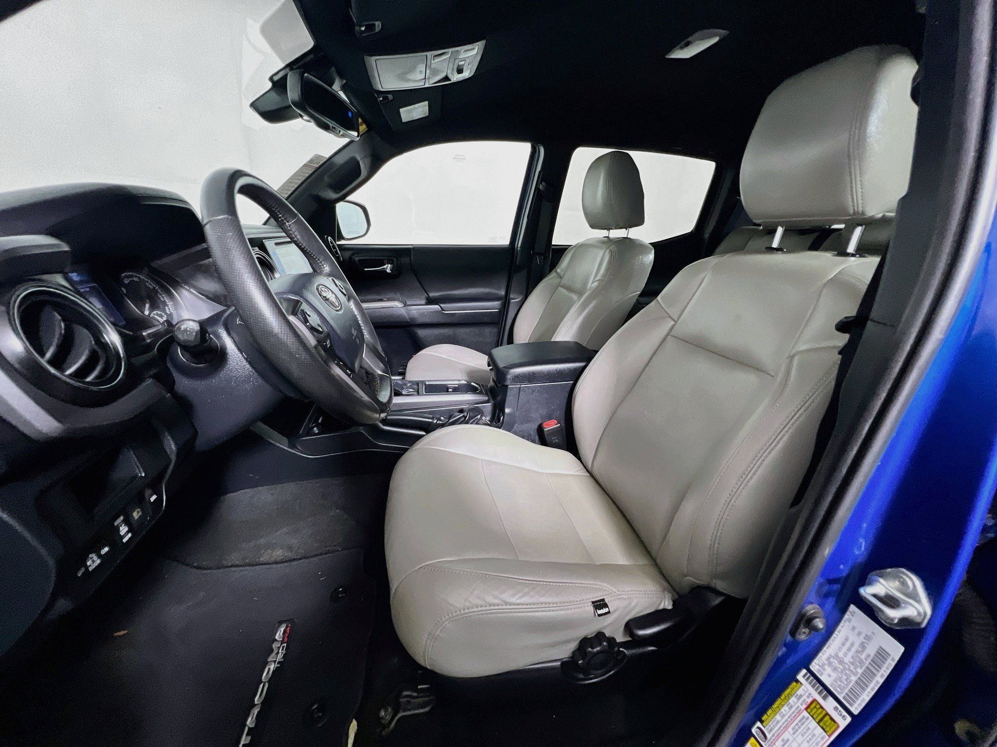 Used 2018 Toyota Tacoma TRD Sport RWD image 14