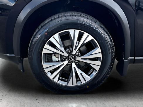 Certified 2023 Nissan Rogue SV FWD image 29