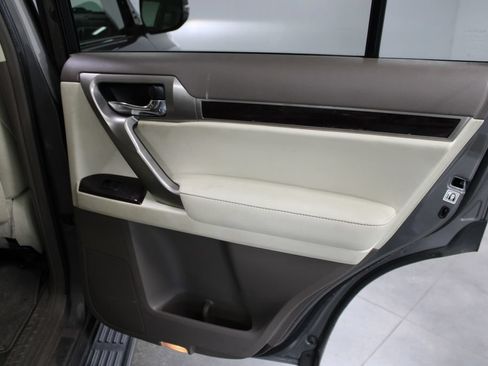 Used 2014 Lexus GX 460 w/ Premium Package AWD/4WD image 27
