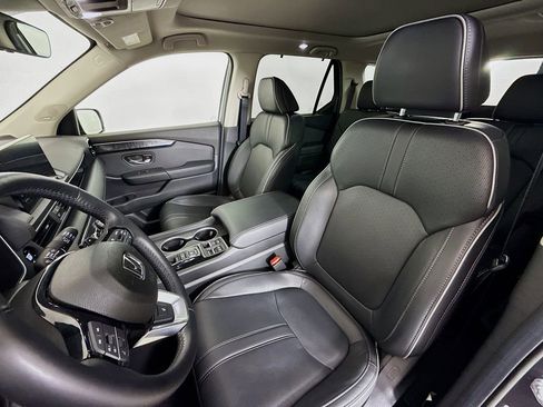 Used 2025 Honda Pilot Elite image 11