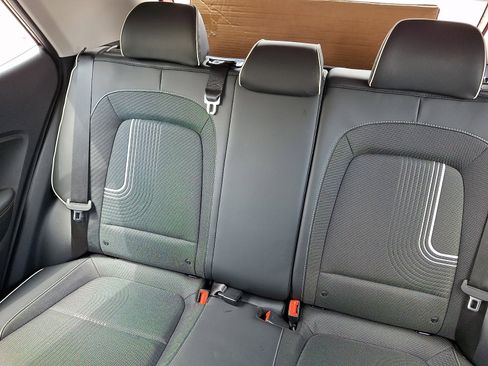 Certified 2025 Hyundai Venue Limited FWD image 18