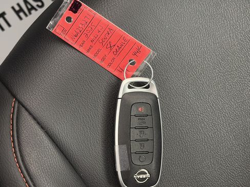 Used 2025 Nissan Sentra SR w/ SR Premium Package FWD image 5
