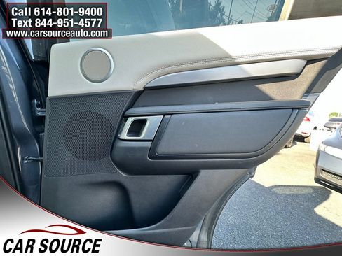 Used 2025 Land Rover Discovery Dynamic SE AWD/4WD image 24