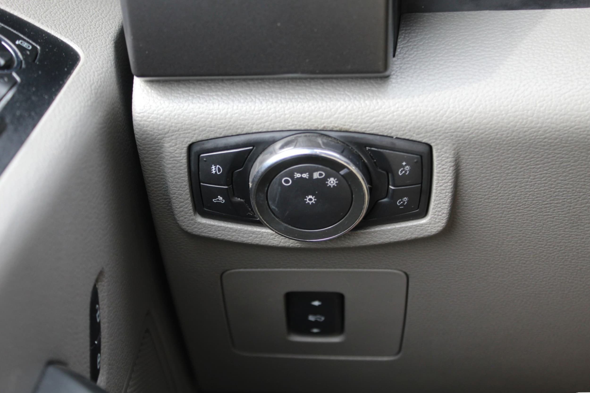 Used 2016 Ford F150 XLT w/ Equipment Group 302A Luxury AWD/4WD image 37