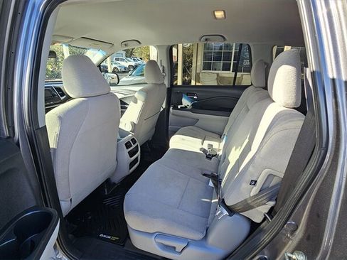 Used 2016 Honda Pilot LX image 9