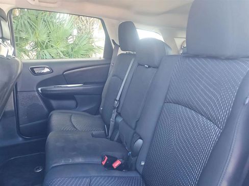 Used 2018 Dodge Journey SE image 12
