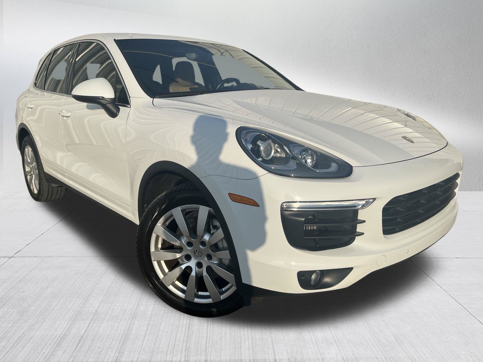 Used 2017 Porsche Cayenne S AWD/4WD image 3
