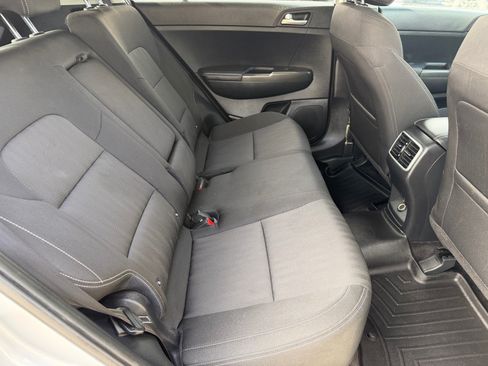 Used 2021 Kia Sportage LX FWD image 12