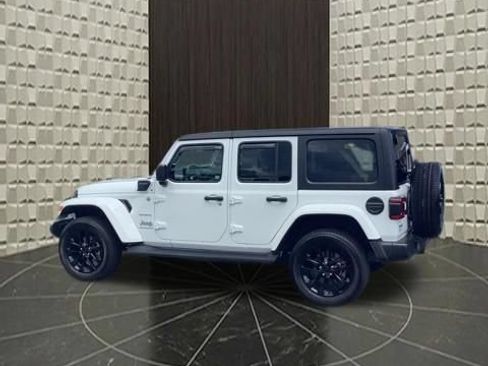 Used 2023 Jeep Wrangler Unlimited Sahara w/ Cold Weather Group AWD/4WD image 11