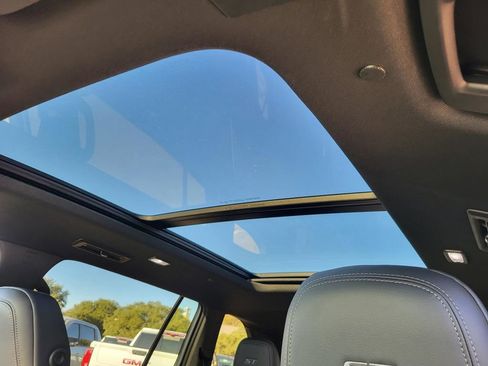 New 2026 Buick Enclave Sport Touring w/ Power Package image 8