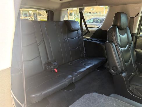 Used 2018 Cadillac Escalade ESV Premium Luxury AWD/4WD image 33