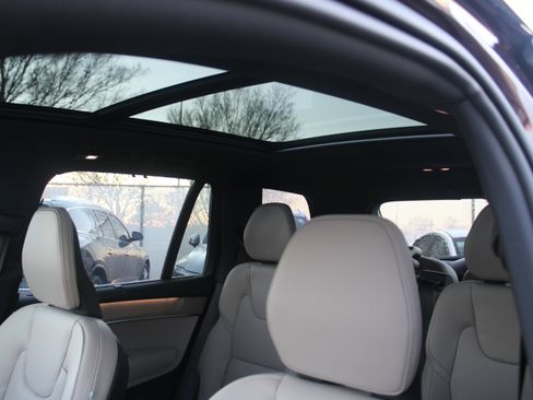 New 2026 Volvo XC90 T8 Ultra w/ Protection Package Premier AWD/4WD image 10