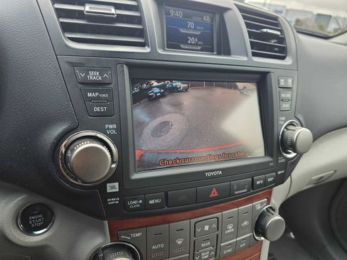 Used 2010 Toyota Highlander Limited image 29