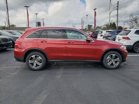 Used 2017 Mercedes-Benz GLC 300 4MATIC image 2