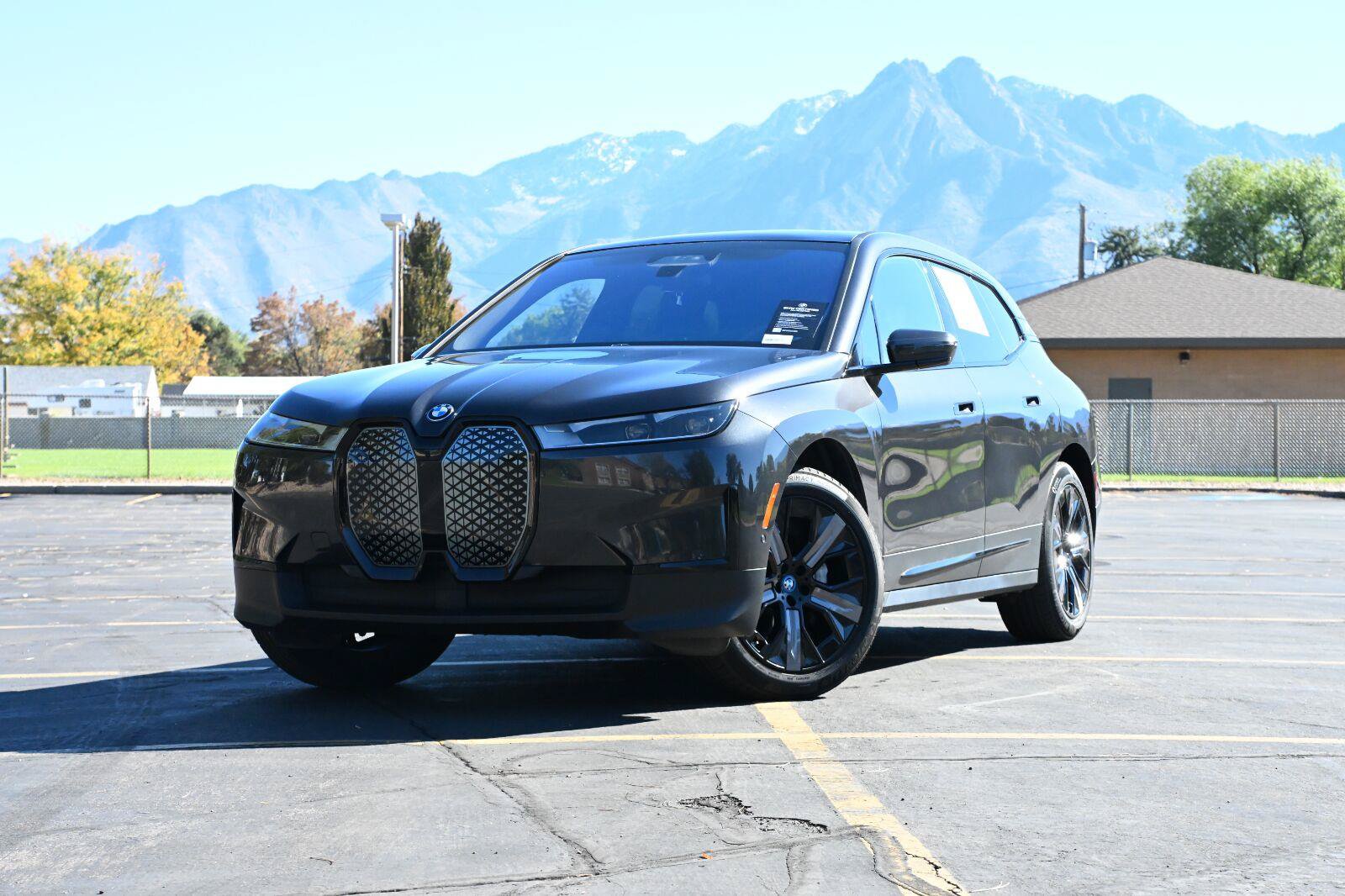 Used 2024 BMW iX xDrive50 AWD/4WD image 1