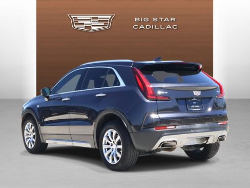 Used 2023 Cadillac XT4 Premium Luxury image 3