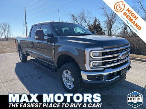 New 2026 Ford F250 XLT w/ XLT Premium Package AWD/4WD image 1
