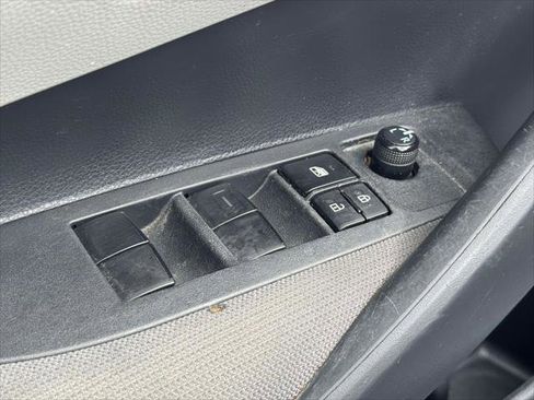 Used 2021 Toyota Corolla LE w/ Carpet Mat Package (TMS) FWD image 16