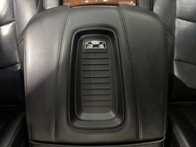 Used 2018 Cadillac Escalade ESV Luxury AWD/4WD image 16
