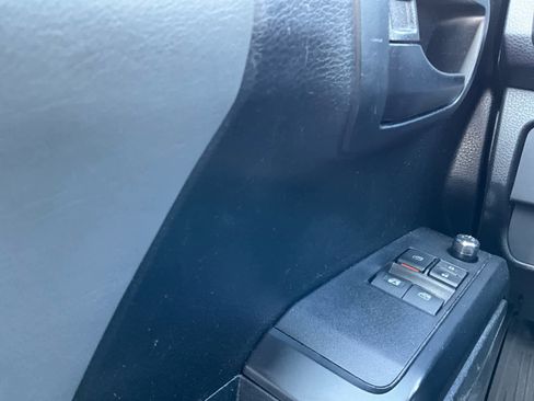 Used 2017 Toyota Tacoma SR AWD/4WD image 22