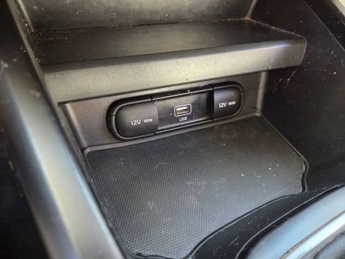 Used 2022 Kia Soul LX w/ Technology Package FWD image 23