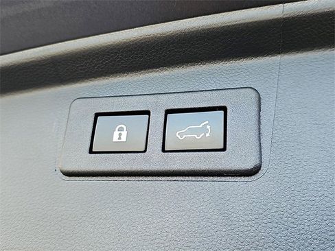 Used 2022 Subaru Outback Premium image 30