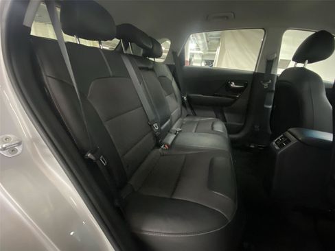 Used 2020 Kia Niro EX FWD image 27