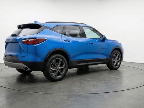 Used 2025 Chevrolet Blazer LT image 9