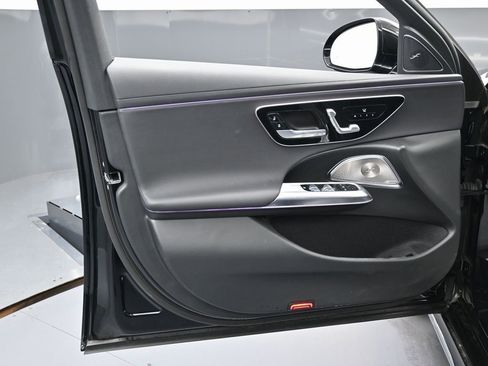 Used 2024 Mercedes-Benz E 350 4MATIC Sedan image 46