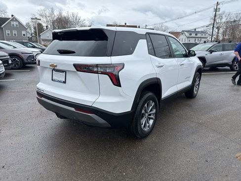 Used 2025 Chevrolet Equinox LT AWD/4WD image 6