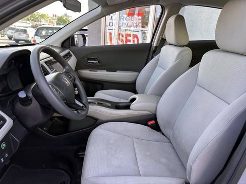 Used 2019 Honda HR-V LX image 11