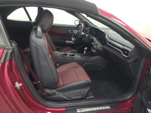 Used 2025 Ford Mustang GT Premium w/ GT Performance Package RWD image 10