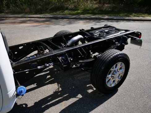 Used 2024 RAM 3500 Laramie image 28