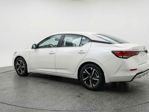 Used 2025 Nissan Sentra SV FWD image 6