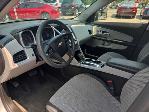 Used 2017 Chevrolet Equinox LS FWD image 9