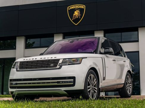Used 2023 Land Rover Range Rover SE AWD/4WD image 1