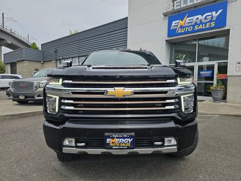 Used 2022 Chevrolet Silverado 2500 High Country w/ Z71 Off-Road Package image 2