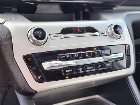 Certified 2022 Ford Explorer XLT w/ Equipment Group 202A image 24