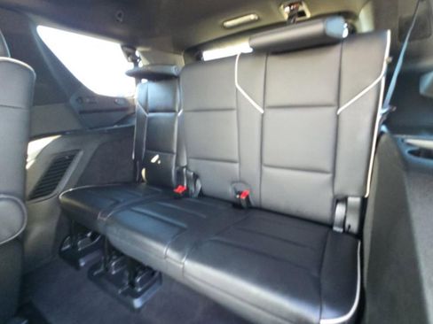 Used 2023 Cadillac Escalade Premium Luxury image 12