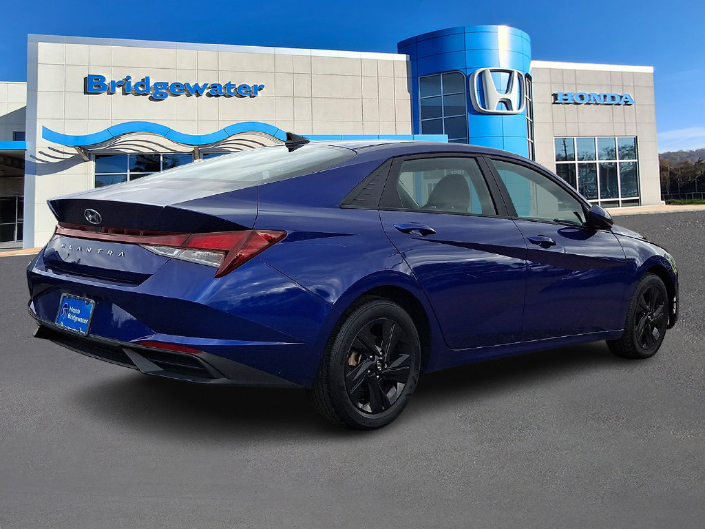 Used 2023 Hyundai Elantra SEL FWD image 5