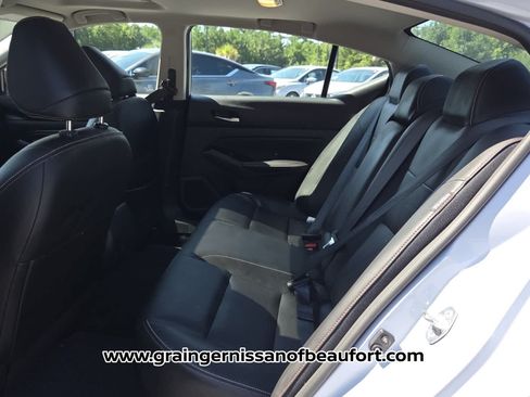 Used 2023 Nissan Altima 2.5 SR w/ SR Premium Package FWD image 4