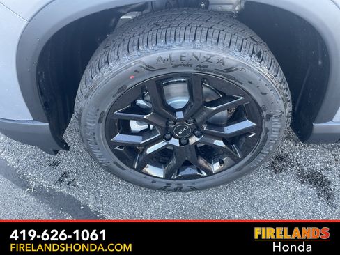 New 2025 Honda Pilot Touring image 10