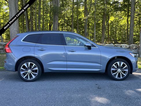 Used 2022 Volvo XC60 B5 Momentum w/ Climate Package AWD/4WD image 2