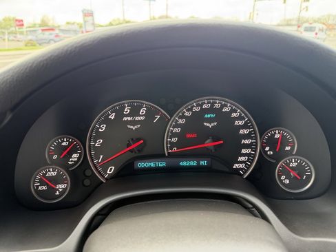 Used 2009 Chevrolet Corvette Coupe w/ Z51 Performance Package RWD image 22