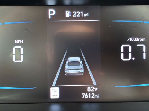 Certified 2025 Hyundai Elantra Sport FWD image 23
