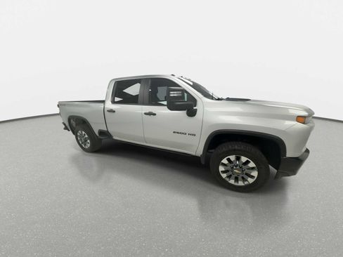 Used 2022 Chevrolet Silverado 2500 Custom w/ Custom Convenience Package AWD/4WD image 2