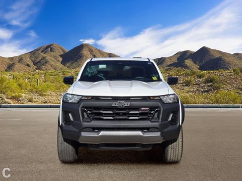 Certified 2024 Chevrolet Colorado Trail Boss w/ Technology Package AWD/4WD image 5