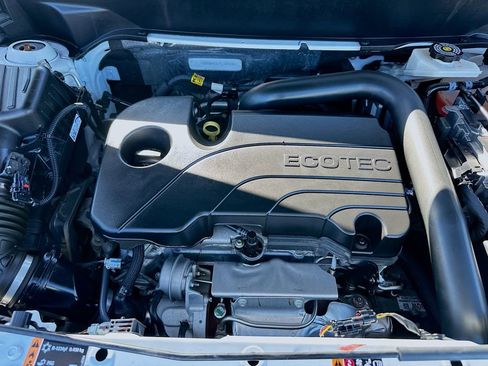 Used 2023 Chevrolet Equinox LS w/ LS Convenience Package image 28