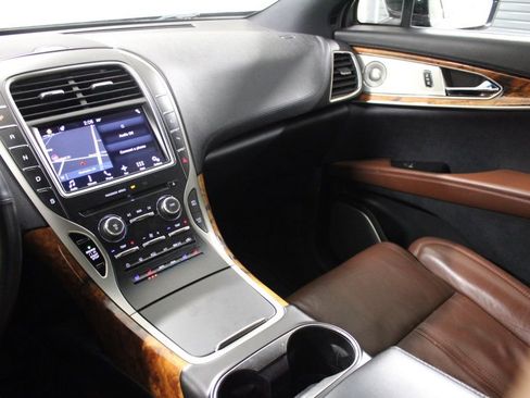 Used 2016 Lincoln MKX Reserve w/ Luxury Package image 12