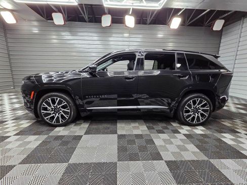 Used 2025 Jeep Wagoneer S Limited AWD/4WD image 9